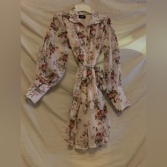 ✨💥⚡️ OF THE ESSENCE FLORAL CHIFFON BUTTON DOWN DRESS Size S NWOT - Picture 7 of 16